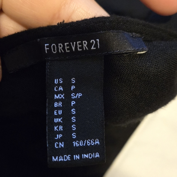 Forever 21 Black Garment - Picture 4 of 4